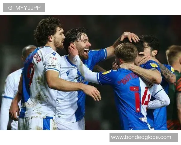 纽波特与布莱克本激战正酣谁能在这场较量中笑到最后